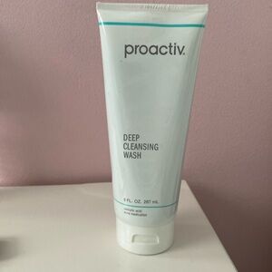 Proactive deep cleansing body wash 9 FL. OZ. Sealed brand new